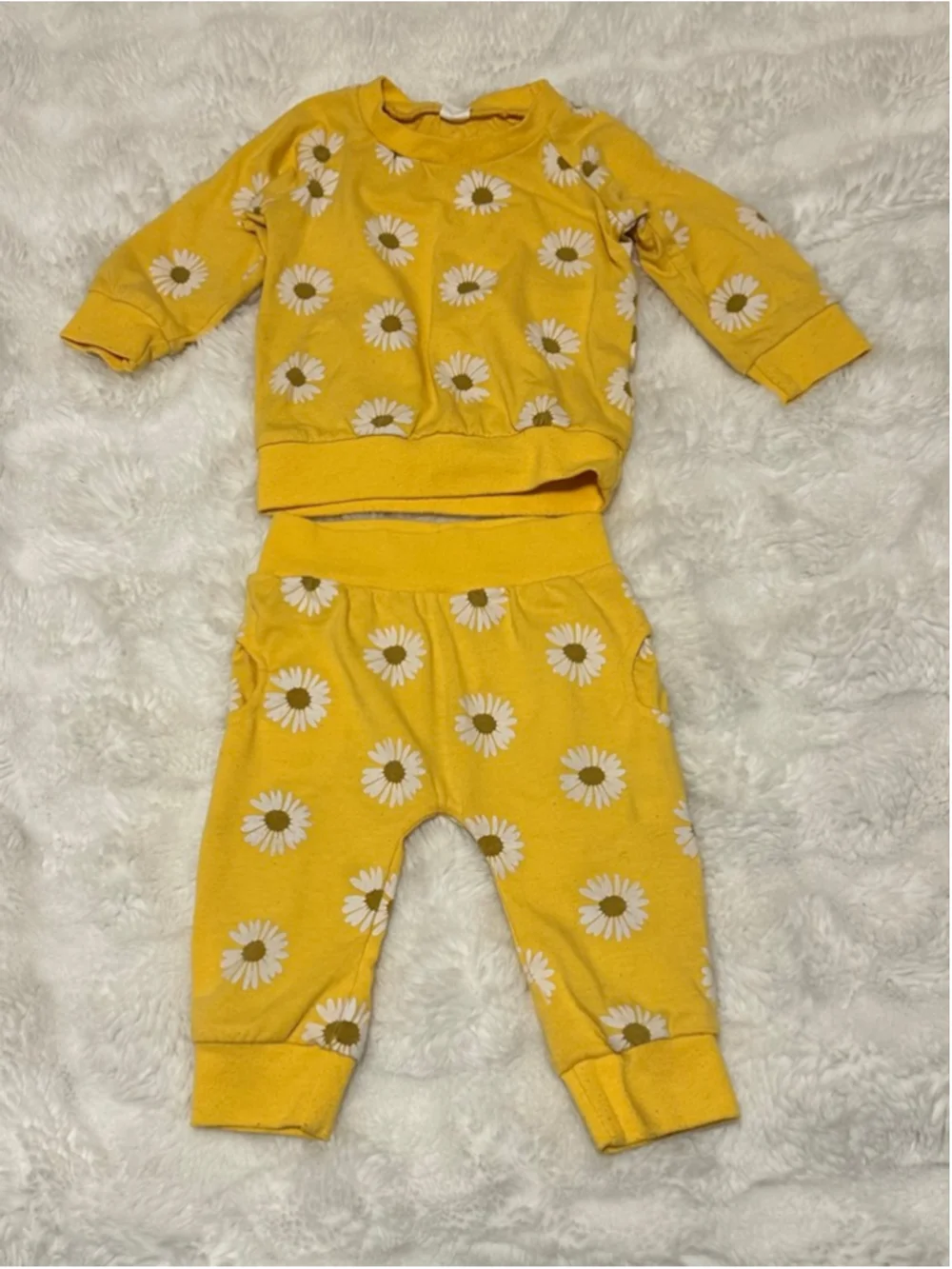 Baby Unbranded Matching Set 6-12 Months Yellow Daisy